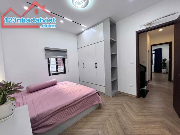 Chính chủ cần bán nhà mới tại Lê Trọng Tấn - Phân Lô ô Tô, DT 46m2 Giá 13.5 Tỷ - 2