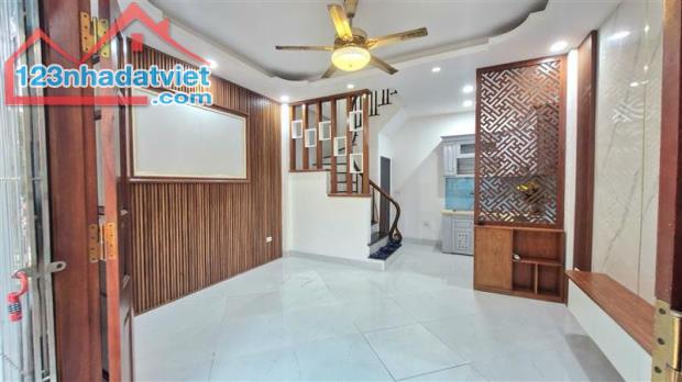 NHÀ ĐẸP THÁI HÀ – 52M² – NGÕ THÔNG, THOÁNG – CÁCH PHỐ CHỈ 100M – GIÁ 11 TỶ