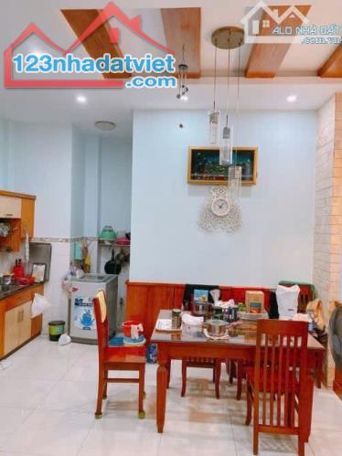 BÁN NHÀ ÂU DƯơNG LÂN QUẬN 8, ÔTÔ ĐỔ CỬA, 4 TẦNG, 4 PHÒNG, 70m2, CHỈ 8 TỶ 8 - 2
