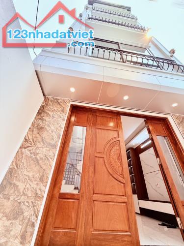 Nhà đẹp phố Đàm Quang Trung, hàng xóm Aeon Mall,nhà mới tinh, gần phố,chân cầu Vĩnh Tuy
