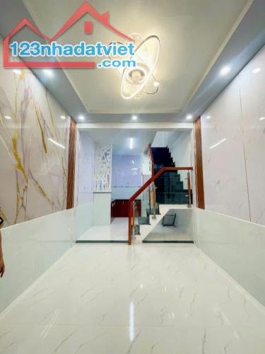 SÁT MẶT TIỀN HOÀNG DIỆU 
TRUNG TÂM Q4 
DIỆN TÍCH SD 84 M2
CÓ 4 TỶ