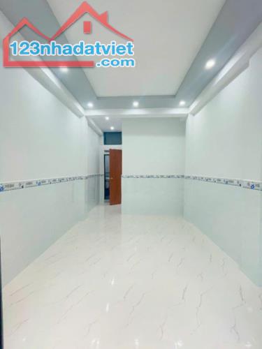 SÁT MẶT TIỀN HOÀNG DIỆU 
TRUNG TÂM Q4 
DIỆN TÍCH SD 84 M2
CÓ 4 TỶ - 1