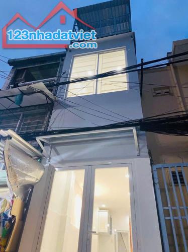 Bán nhà mặt hẻm CHỢ TRẦN XUÂN SOẠN P.Tân Hưng Q7.