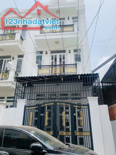 Bán nhà Hà Huy Giáp, Q12, xe hơi tới cửa, 71m2, 4 tầng, 4PN, chỉ 5.2 tỷ.