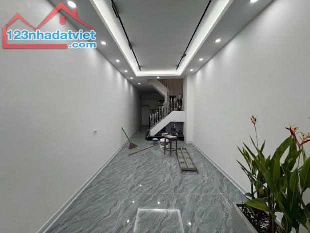 Hiếm Có Khó Tìm! Nhà Đẹp Láng Hạ - Ngõ Rộng Ba Gác, Gần Phố, Ở Ngay! - 1