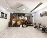 Tôi cần bán căn nhà Cách Mạng Tháng Tám, Diện tích 60m2, giá chào 5.8 tỷ