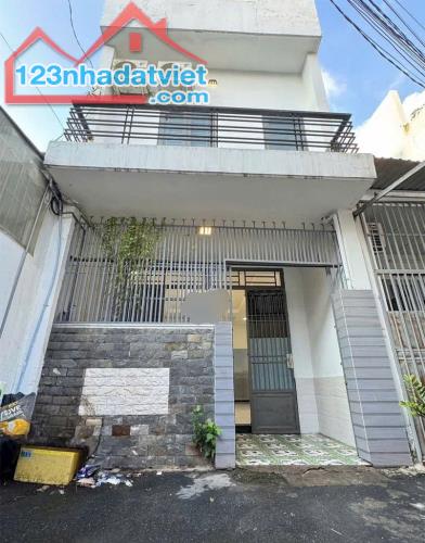 QUÁ THƠM – NHỈNH 4 T Ỷ - 56m2 - (4.4x13m NH 4.8m) - 2 TẦNG - 3 PN - HẺM 3M CÁCH 50M RA MT