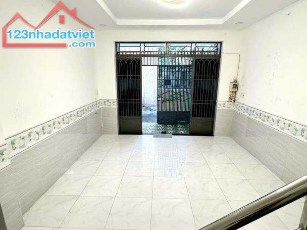 QUÁ THƠM – NHỈNH 4 T Ỷ - 56m2 - (4.4x13m NH 4.8m) - 2 TẦNG - 3 PN - HẺM 3M CÁCH 50M RA MT - 3