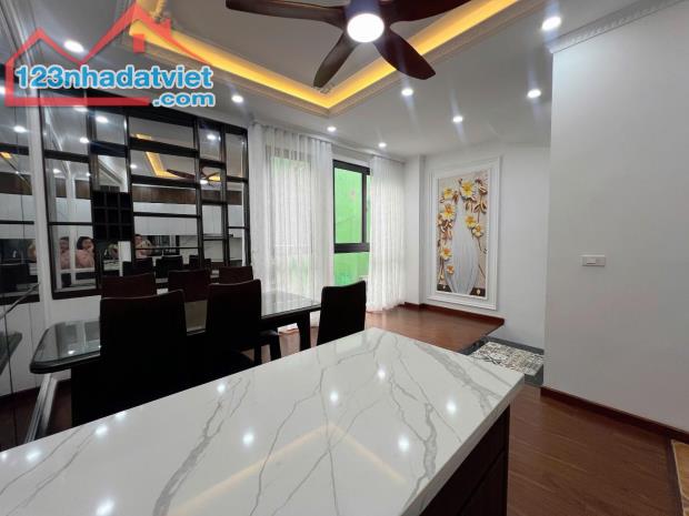 NHÀ TT CẦU GIẤY- NGÕ RỘNG, 5M RA OTO, Ở SƯỚNG - 36M, MT4M - 7,xTỷ - 1