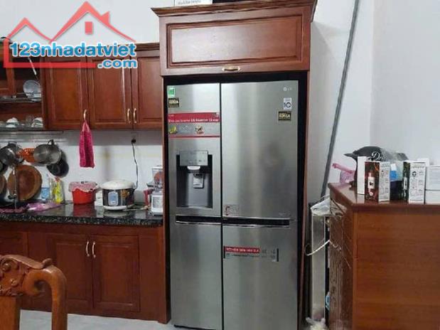 Bán nhà đường Tân Thới Hiệp, Quận 12, thoáng mát, ô tô đậu trong nhà, chỉ 5.x tỷ - 1