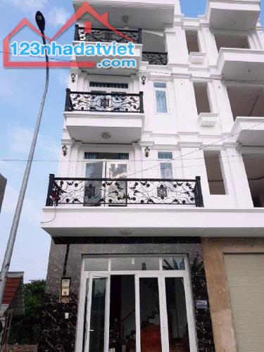Bán nhà đường Tân Thới Hiệp, Quận 12, thoáng mát, ô tô đậu trong nhà, chỉ 5.x tỷ - 3