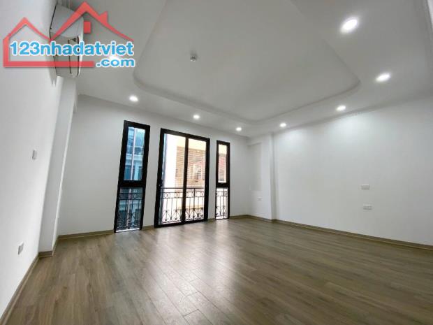 (Tin thật 100%). Bán nhà 2 mặt tiền 68m2 x 7T tại Trần Vỹ - Phân lô ô tô tránh - Dòng - 3