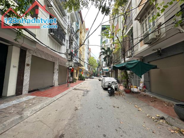 (Tin thật 100%). Bán nhà 2 mặt tiền 68m2 x 7T tại Trần Vỹ - Phân lô ô tô tránh - Dòng - 2