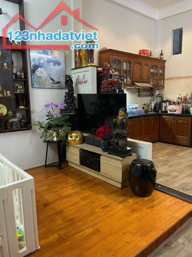 NHÀ 2 TẦNG MẶT TIỀN ĐƯỜNG VÕ NHƯ HƯNG-TRƯỚC ĐH KINH TẾ-DT 80 M2-CHỈ HƠN 6 TỶ - 1