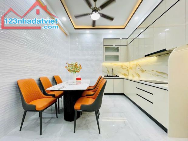 NGÔ GIA TỰ, QUẬN 10, HXH, NHÀ MỚI FULL NỘI THẤT, TỔNG DT SÀN 110M2, 3 TẦNG, CHỈ 8 TỶ - 3
