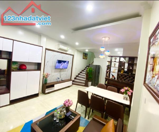 Trung tâm quận, gần phố, gần ô tô, full nội thất, 34m2, 5 tầng nhỉnh 4 tỷ.