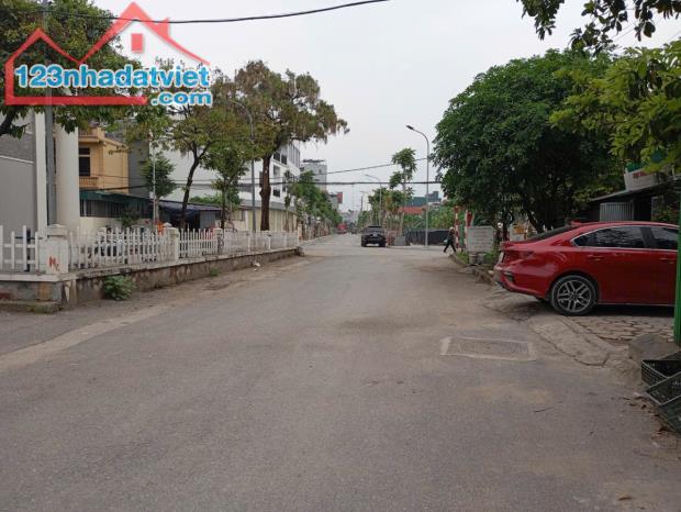 Bán đất phân lô ở Bát Khối Long Biên vỉa hè oto tránh nhau rộng 70m mặt tiền: 4.7m, 11 tỷ - 1