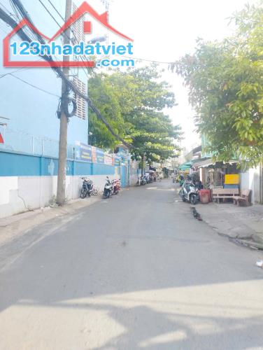 NGộp Âu Cơ - Lê Đại Hành - Quận 11 - 105m  - HXH vô nhà - 2 tầng - 1
