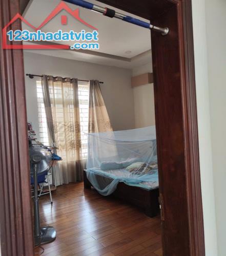 Bán nhà MT ngộp, xe hơi đỗ cửa ĐS 38, Hiệp Bình Chánh, Thủ Đức, 151m2, 3 tầng - 3