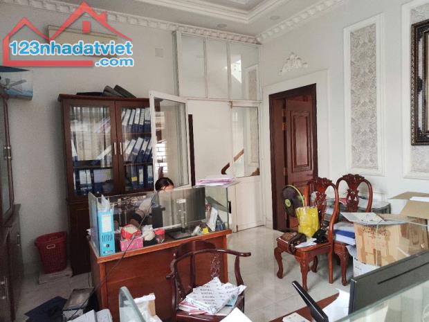 Bán nhà MT ngộp, xe hơi đỗ cửa ĐS 38, Hiệp Bình Chánh, Thủ Đức, 151m2, 3 tầng - 4