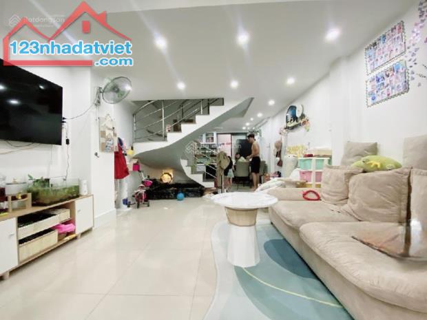 Bán nhà Đường 3/2, Q10, 52m2, sổ hồng riêng, hoàn công đủ 3 tầng, giá nhỉnh 8 tỷ