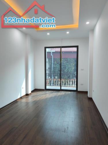 NHÀ ĐẸP XÂY MỚI - THANG MÁY - OTO 7 CHỖ VÀO NHÀ- CÁCH MẶT NGÕ 10M. - KINH DOANH SẦM UẤT - - 2