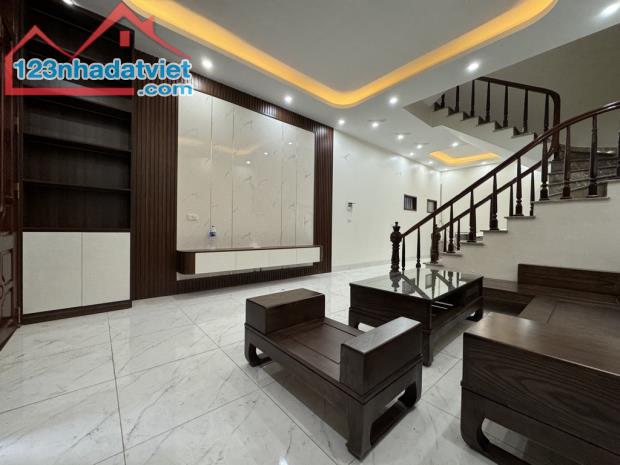 NHÀ ĐẸP 50M2 DÂN XÂY LÔ GÓC 3 MẶT THOÁNG- RẺ QUÁ, VẠN PHÚC 7.95tỷ.