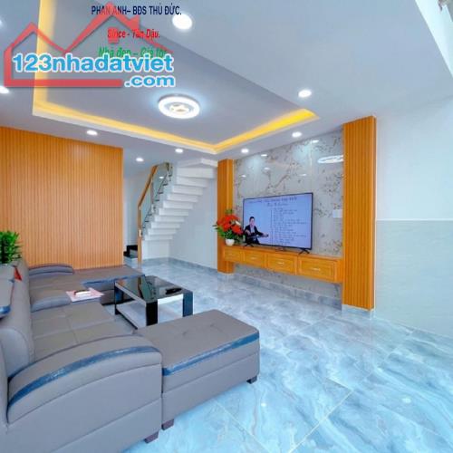 🔥 [ Bán Gấp ] Nhà Phố Lê Văn Thịnh, Q2 _ Hẻm Xe Hơi _ Nở Hậu Phát Lộc _ 3 Tầng Đẹp Như Mơ - 2