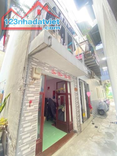 Bán nhà Lũy Bán Bích, Tân Phú, sát Đầm Sen, 2 tầng, chỉ hơn 1 tỷ