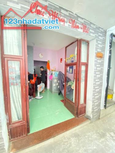 Bán nhà Lũy Bán Bích, Tân Phú, sát Đầm Sen, 2 tầng, chỉ hơn 1 tỷ - 1