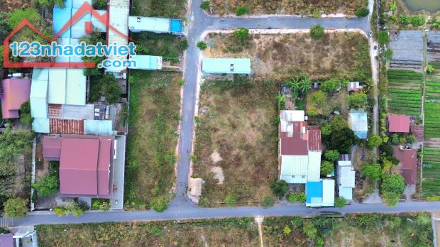 Chỉ 1,7 tỷ – lô đất lớn có thổ cư, gần chợ Trà Cổ và trường Trịnh Hoài Đức - 1