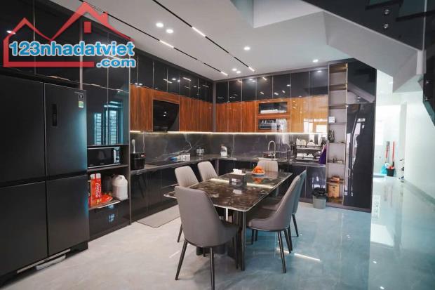 Bán nhà Bùi Xương Trạch Ngõ Thông, Gần Ô Tô 43m2 x 5T - 7.7 Tỷ