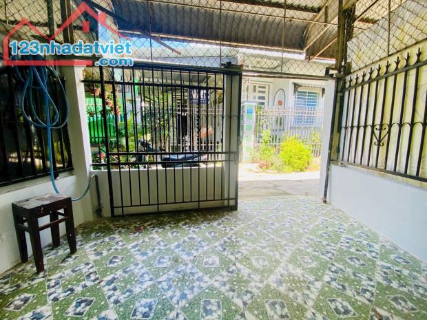 Cho thuê nhà HẺM 9 Trần Nam Phú, 2phòng ngủ, 1 máy lạnh, hẻm rộng 4m - 3