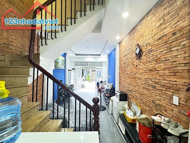 NHỈNH 7 TỶ MẶT TIỀN KINH DOANH QUẬN 11 - GIÁ ĐANG TỐT NHẤT - DT 3.6*10M -4 TẤM ĐÚC CỰC ĐẸP - 1