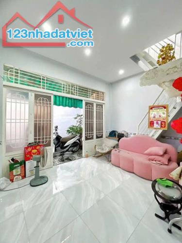 Vợ Chồng Dọn Về Quê Sống Bán Gấp Căn Nhà Đẹp 147m2 Tân Thông Hội, Củ Chi Giá 680Tr - 1