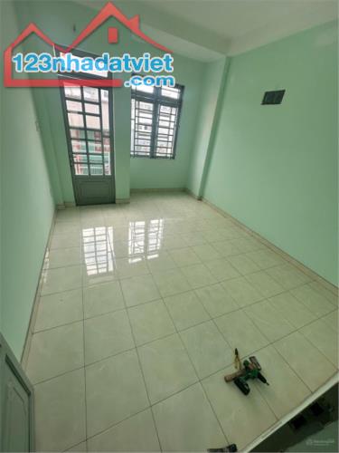 Bán nhà góc 3 mặt tiền hẻm Hòa Hưng, Q.10, chỉ 7.x tỷ! - 4