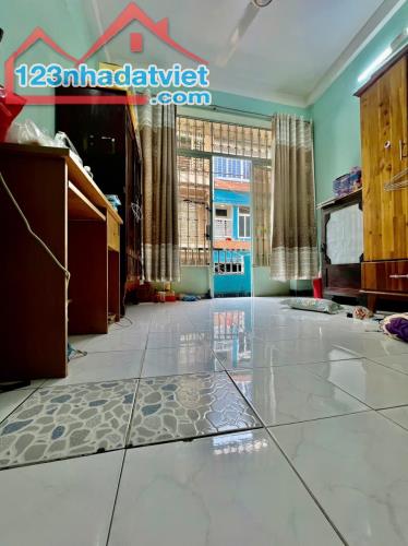 MẶT TIỀN ĐƯỜNG SỐ GIAO KHÁNH HỘI 
1 ĐỜI CHỦ DUY NHẤT 
CÓ 7 TỶ x - 3