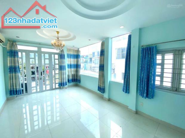 Mặt tiền kinh doanh 2 mặt Ngang4 x5 tấm Trung tâm Q4 - 7 tỷ - 1