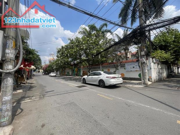 BÁN BIỆT THỰ ĐƯỜNG DƯƠNG QUẢNG HÀM , PHƯỜNG 6 , GÒ VẤP .DT320M , GIÁ 34 TỶ