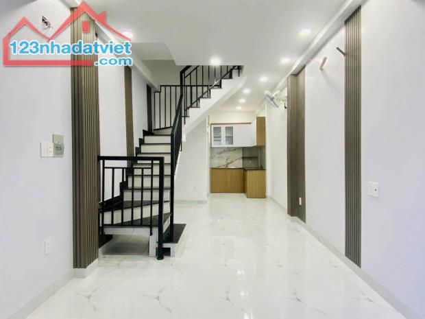 Hàng ngộp Bình Thạnh, bán gấp, hẻm oto, Nguyễn Văn Lạc, 51m2 Giá 3tỷ288 SHR 3PN