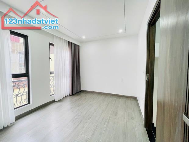 Nhà 4 tầng mới tinh đầu ngõ Khúc Hạo, ô.tô ra voà, Giá 4.2 tỉ - 4