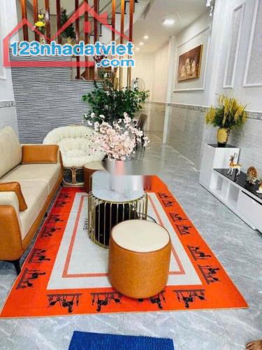 Nhà Bán Hẻm Xe Hơi Đường Quang Trung,Phường 10,Gò Vấp DT:45m2,Ngang 3,7m-Dài13m-Giá 6.4TỶ