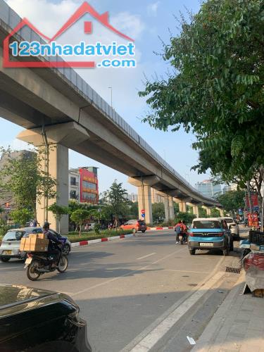BÁN MẶT PHỐ YÊN LÃNG - KINH DOANH BẤT CHẤP 1 MẶT PHỐ, 1 MẶT NGÕ - VỈA HÈ ĐÁ BÓNG - 2