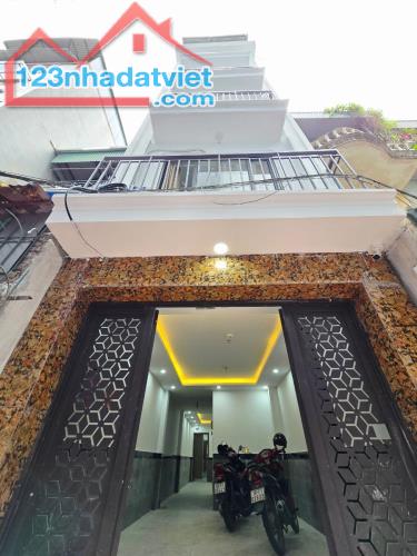 Bán nhà phố Trần Duy Hưng, CCMN 7 tầng thang máy, kinh doanh dòng tiền, 65m giá 18.5 tỷ.