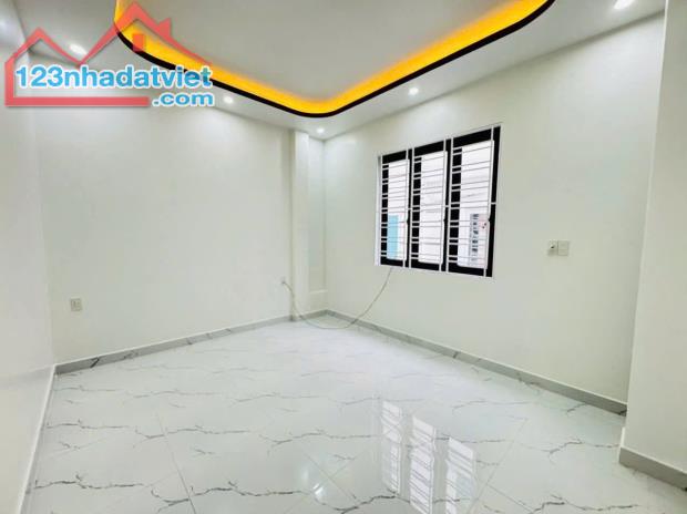 Bán nhà Trại Lẻ, Diện tích 40m 4 tầng mới tinh, Giá 2.9 tỉ - 3