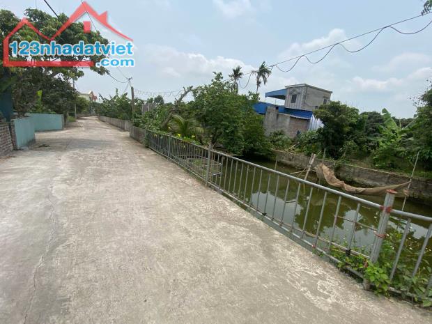 Bán lô đất mặt đường trục chính xã Thanh Hồng – 200m² full thổ cư, giá chỉ 30 triệu/m² Từ - 4