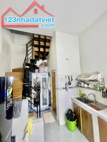 .5 TỶ NHÀ QUẬN 5 - HẺM LỚN THÔNG SANG TRẦN BÌNH TRỌNG - 32M2 ĐÚC BTCT 3 TẦNG ĐẸP