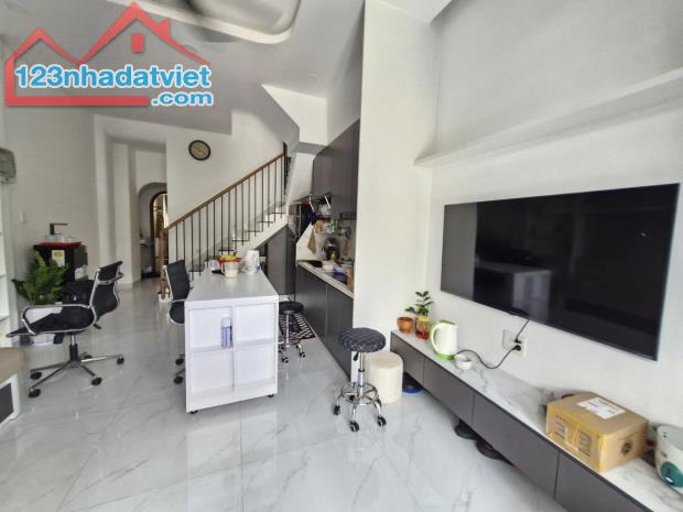 Nhà 3tầng siêu đẹp Đ100A,Lê Văn Việt,Tân Phú,Q9-nhỉnh 5ty💥 - 1