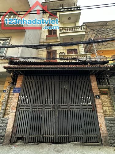 Nguyễn Khánh Toàn, Cầu Giấy, 70m2 x 5 Tầng, Gara, MT 5m, Giá 22.5 Tỷ LH: 0888758369