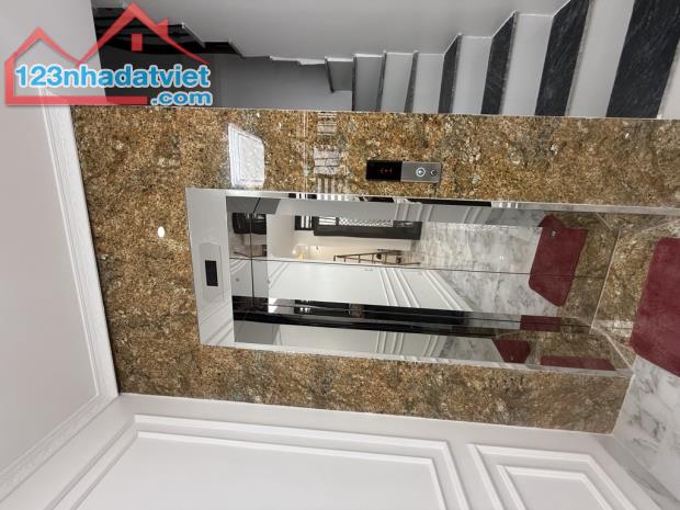 🏠🔥🔥 CHỦ CẦN BÁN GẤP, HẠ SỐC 500 TRIỆU-MINH KHAI-  63M – 5 TẦNG THANG MÁY VI VU- 8,5TỶ - 1